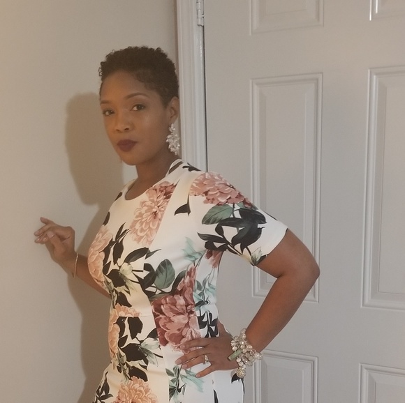 Meet your Posher, Risha - Picture 2 of 2